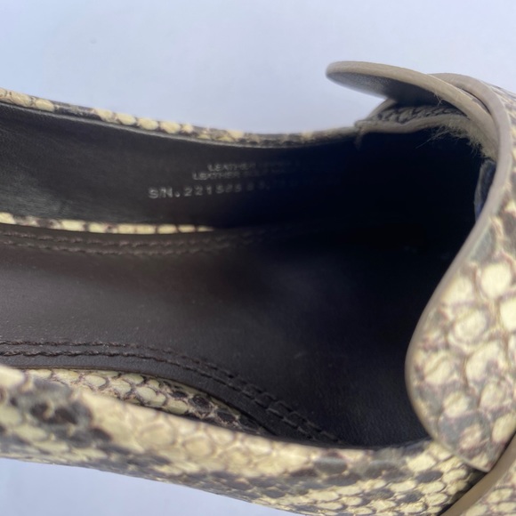 Tory Burch Bond 55MM Pump Printed Snake - Picture 14 of 16